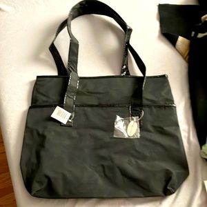 Daytons black vinyl tote NWT Quality tote snap lock, zipper pocket thickmaterial